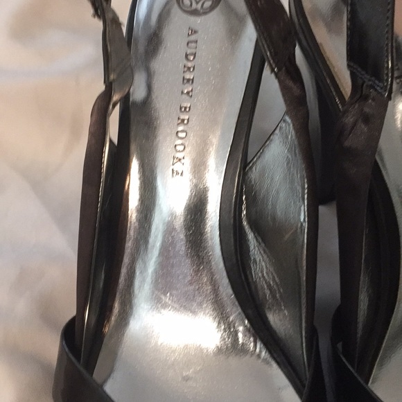 Shoes - Picture 5 of 5